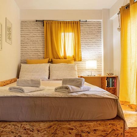 Downtown Central Suite With Private Parking กาลามาตา ภายนอก รูปภาพ