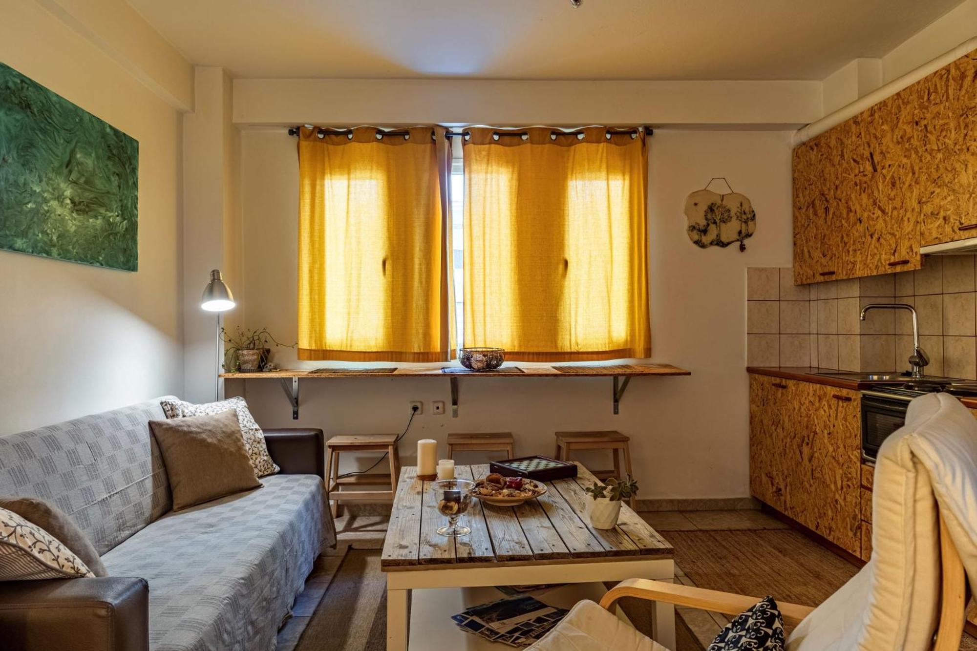 Downtown Central Suite With Private Parking กาลามาตา ภายนอก รูปภาพ