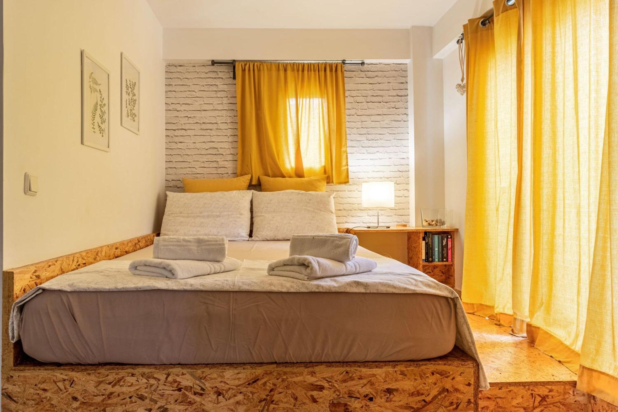 Downtown Central Suite With Private Parking กาลามาตา ภายนอก รูปภาพ