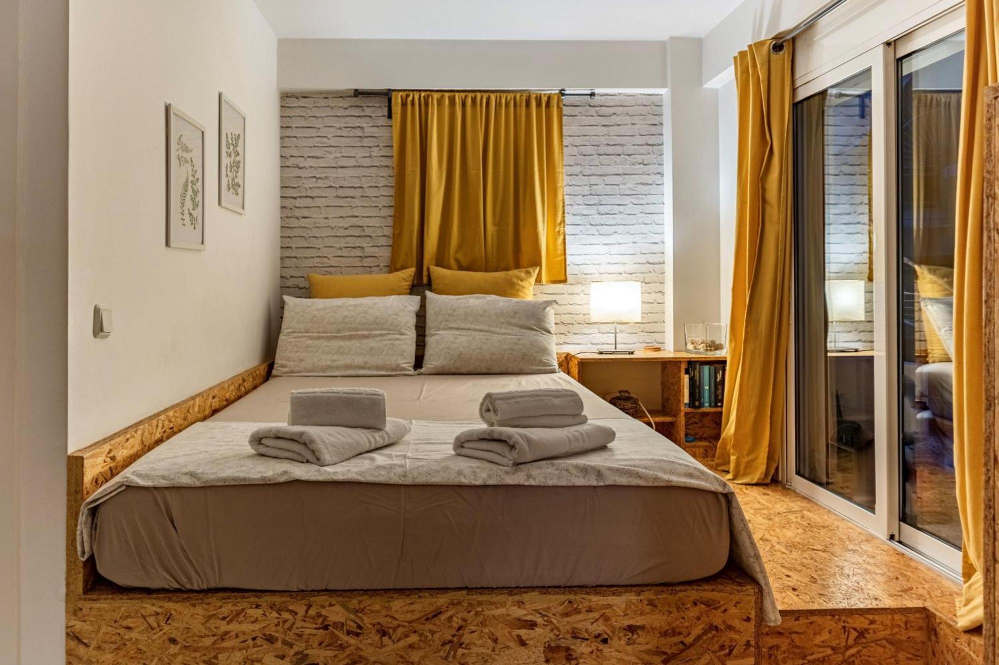 Downtown Central Suite With Private Parking กาลามาตา ภายนอก รูปภาพ